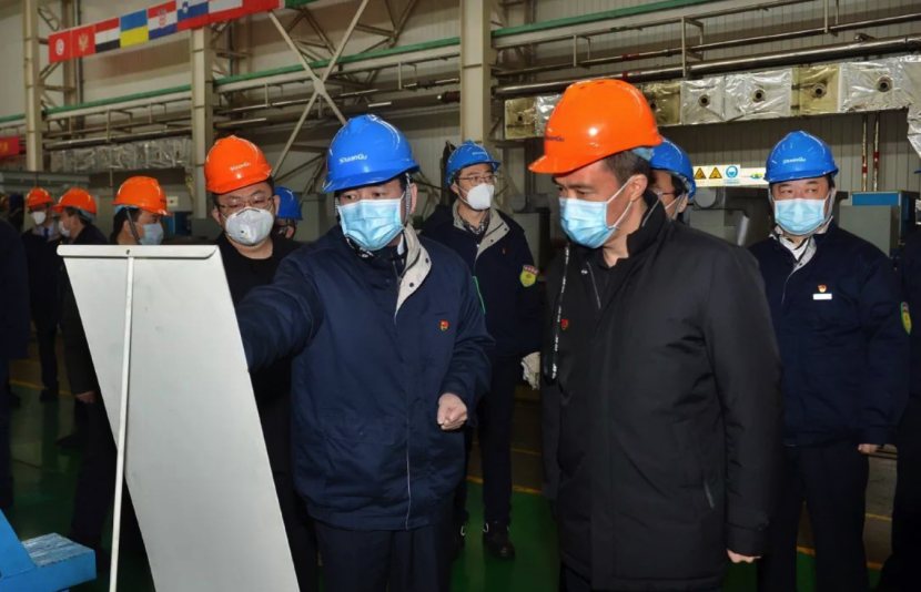 临潼区委副书记、代区长黄可深入qwdb鉴黑担保网调研部署疫情防控工作